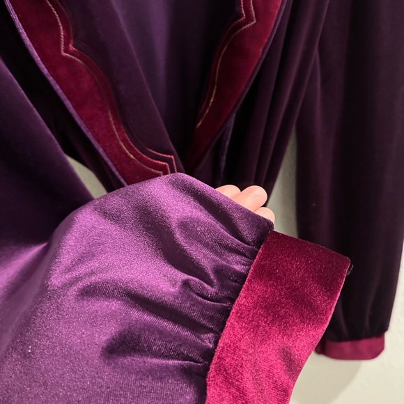Vintage Lisanne Velvet Purple Robe - Picture 3 of 5